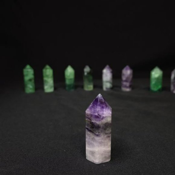 Beautiful faceted Fluorite Points - Picture 11 of 14